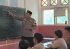 Bhabinkamtibmas Polsek Mande Jadi Pengajar Sukarela Di MI Al Jihad Desa Leuwikoja